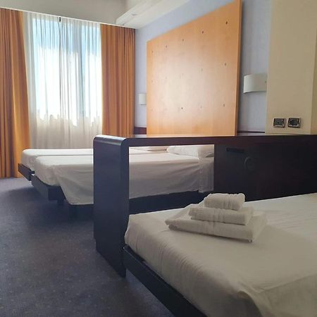 Hotel Imperatori Рим Экстерьер фото