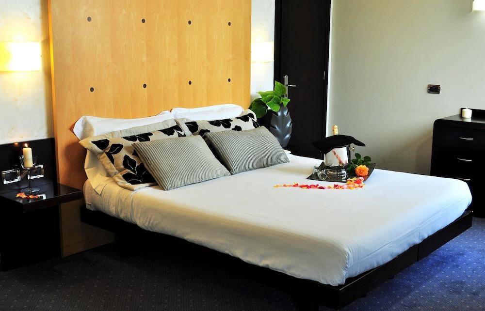 Hotel Imperatori Рим Экстерьер фото