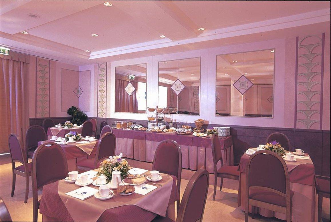 Hotel Imperatori Рим Экстерьер фото
